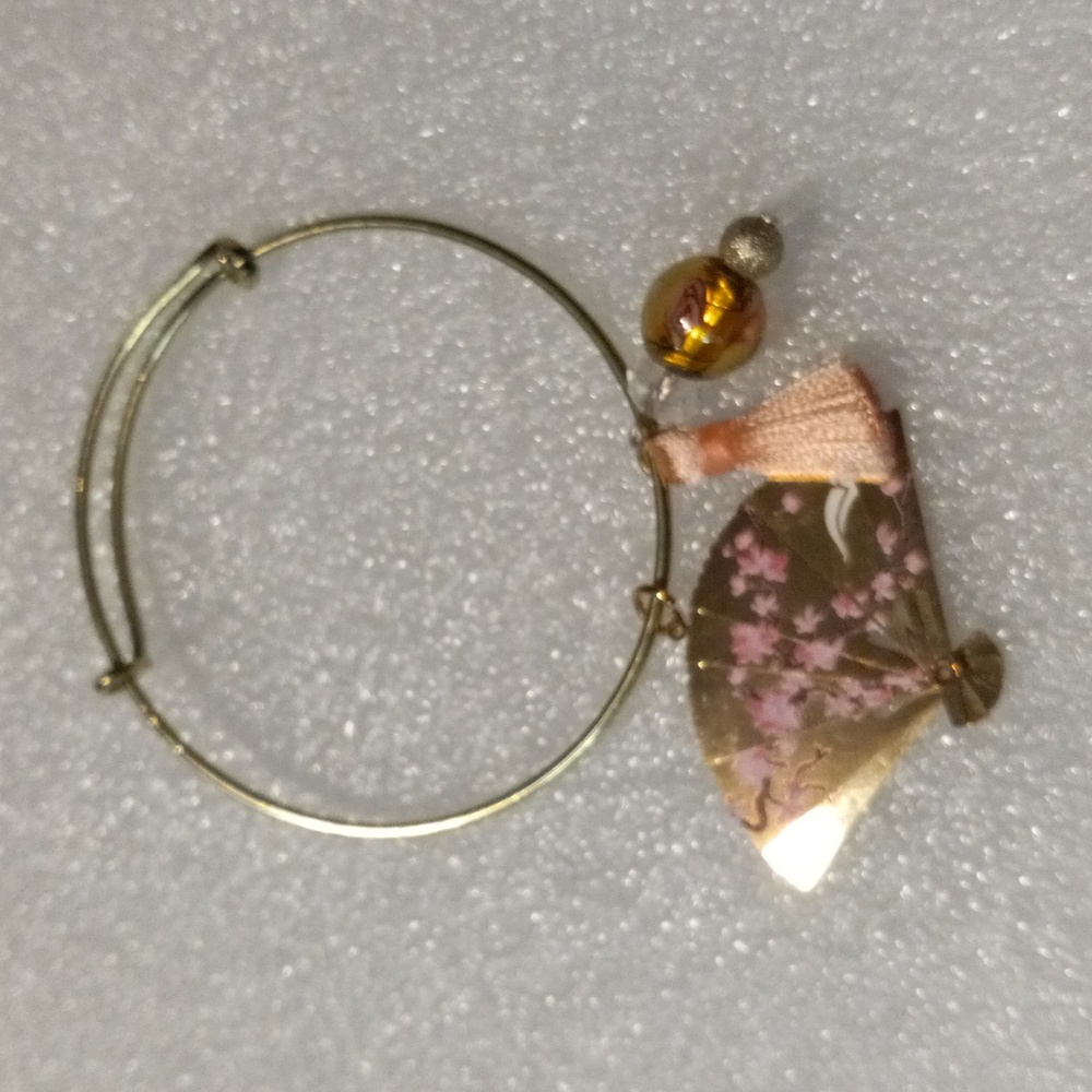 Charm bracelet